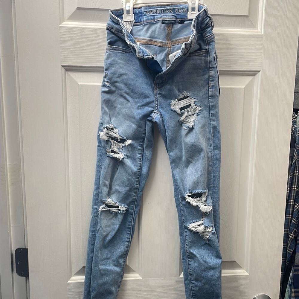 American Eagle Outfitters Women's Blue Distressed Jeans
